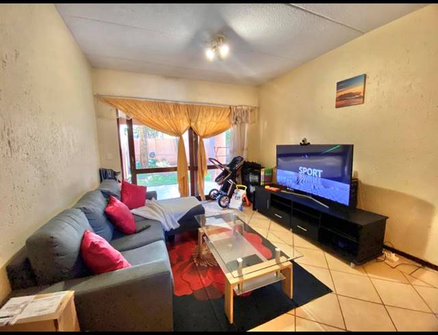 1 BEDROOM APARTMENT FOR SALE IN PINESLOPES